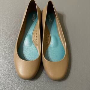 Oka B Jelly Shoes. Beige. Size 9